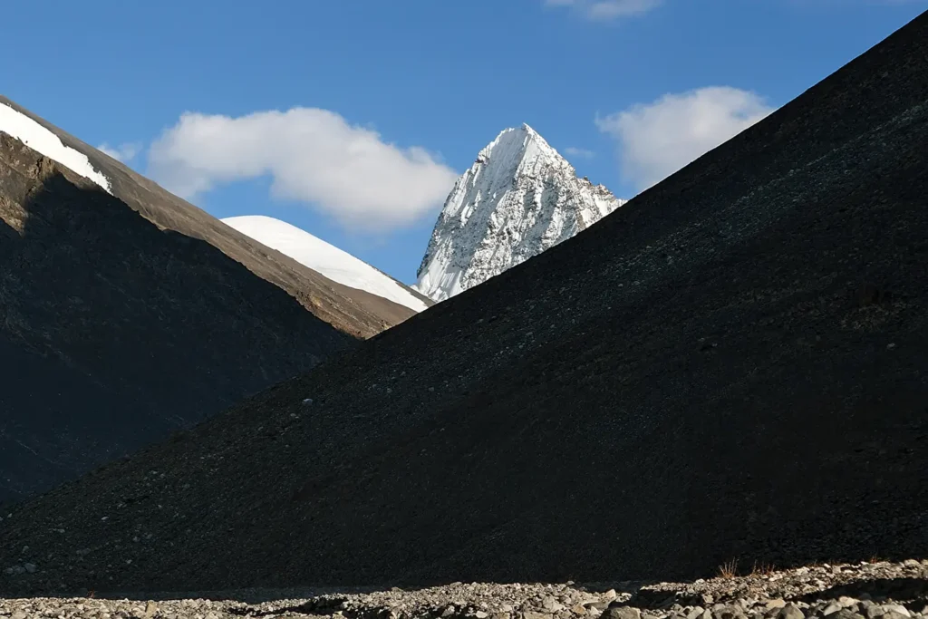 Yawash Sar Peak